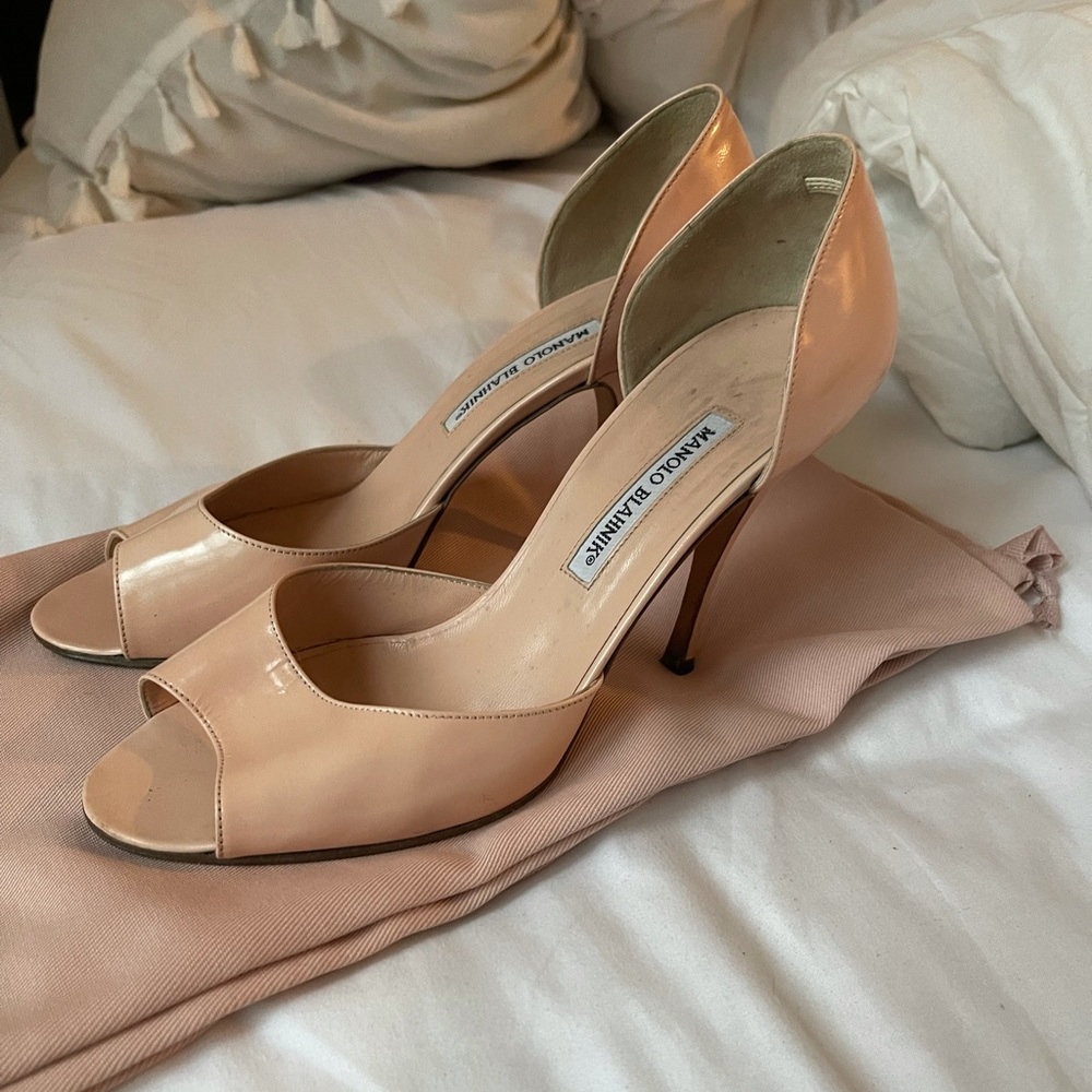 Manolo Blahnik D’orsay pump